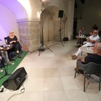 Mef je krstil Muze v Mali loži