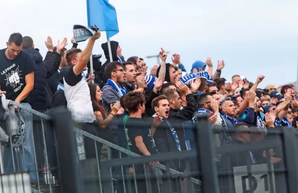 Brezskrbni časi na navijaških tribunah pred izbruhom novega 
koronavirusa ...