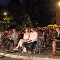 Plesni večer je napolnil čezmejni trg. 