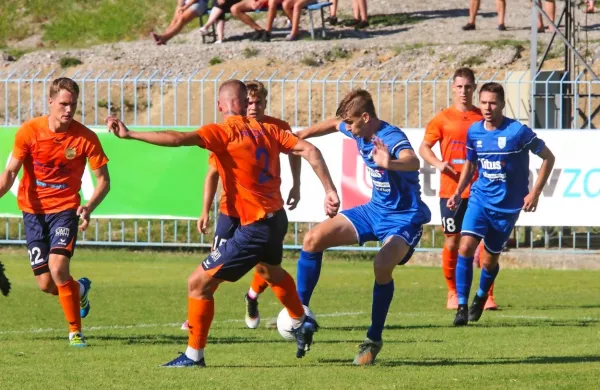 Dekančani (v modrih dresih) in Brežičani so se razšli brez golov. 