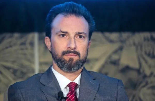 Pravnik Andraž Teršek je odstopil od ustavne pritožbe, ki jo je 
vložil, ko ga DZ ni izvolil za ustavnega sodnika.