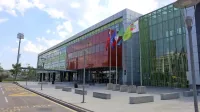 Zadnjo besedo o tem, kako se bo 1. septembra začel pouk, bo imelo ministrstvo za šolstvo (na fotografiji je  Osnovna šola Koper, največja  
na Primorskem). Odločitev naj bi bila znana v tem tednu.