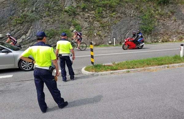 V soboto so novogoriški prometni policisti znova poostreno 
nadzirali promet v zgornjem Posočju in na Keltiki.