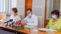 Mag. Iris Podobnik, Klemen Miklavič in Tatjana Gregorčič so 
pojasnili, kako je in še bo občina pomagala gospodarstvu. 