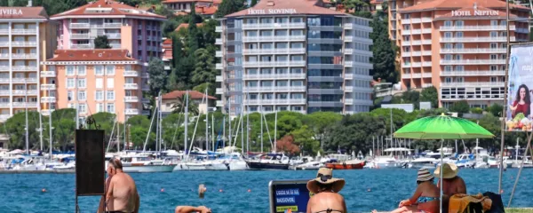 Draga, spakiraj, greva v hotel
