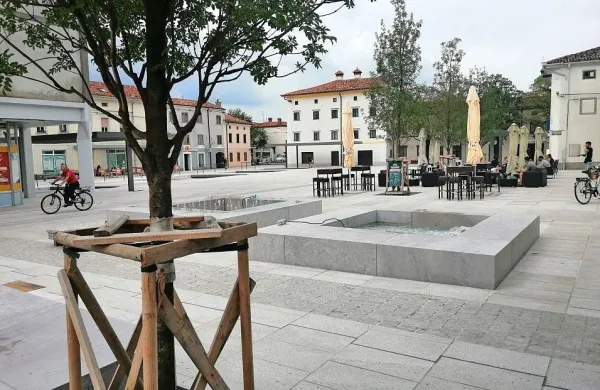 Lavričev trg v novi podobi