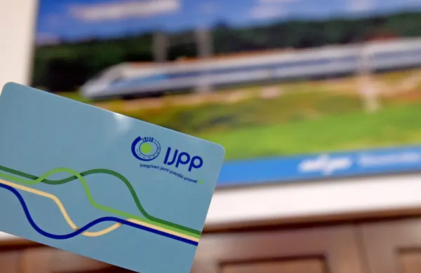 Avtobusni in železniški prevozniki  začenjajo prodajati subvencionirane enotne vozovnice IJPP za dijake in študente, ki bodo 
veljale za prihajajoče šolsko leto.