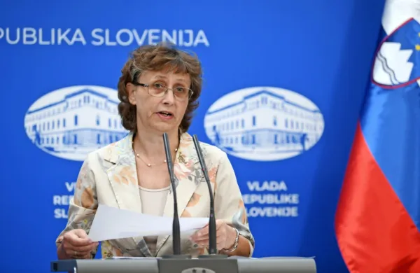 Vnosi iz tujine  v zadnjem času predstavljajo visok odstotek vseh 
okužb, pravi Nuška Čakš Jager iz NIJZ.