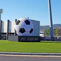 Žoga je v preteklosti v  sklopu praznične okrasitve že stala v 
krožišču ob stadionu.