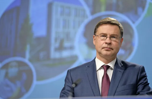 Valdis Dombrovskis bo začasno prevzel odgovornost za trgovinska 
vprašanja.