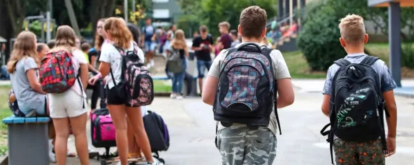 Hura, gremo v &scaron;olo!