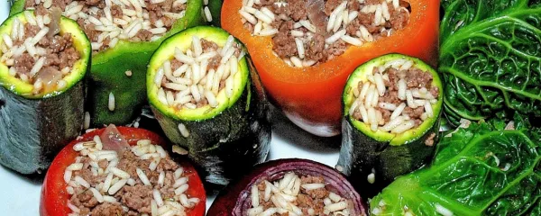Recept: Dolma - polnjena zelenjava z mesom in rižem