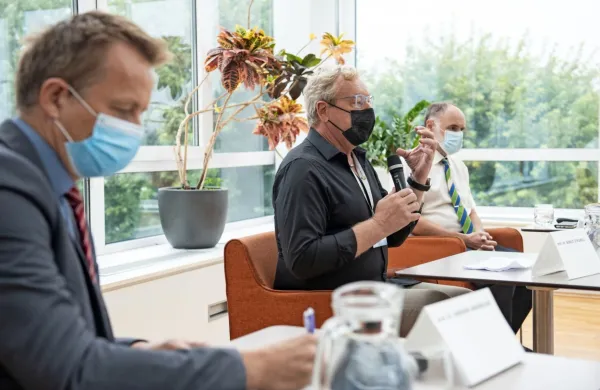 Borut Strukelj s Fakultete za farmacijo Univerze v Ljubljani.