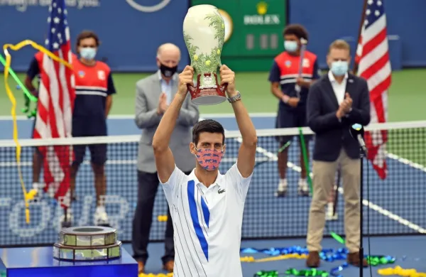 Novak Đoković je zmagal na generalki za New York, potem ko je v 
finalu v treh nizih (1:6, 6:3, 6:4) ugnal Kanadčana Milosa Raonica.