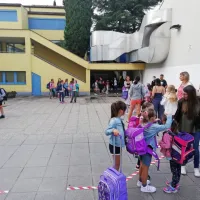 V koprsko OŠ Dušana Bordona  so najprej prišli učenci nižjih 
razredov.