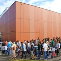 Prvošolci novogoriške OŠ Ledine gredo v šolo.