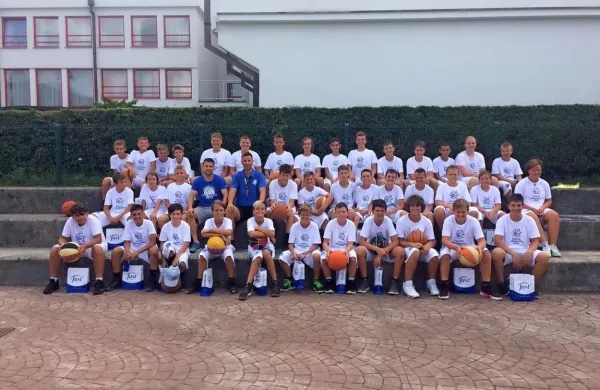 Ko&scaron;arkarski kamp v dveh izmenah