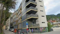 Sredi septembra se bodo varovanci doma upokojencev oddahnili, 
saj bodo s prometno zaporo ulice vzdolž doma dobili varno 
površino za gibanje in počitek.