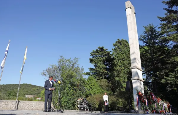Pahor in Milanović položila venec k spomeniku žrtvam italijanskega fa&scaron;ističnega nasilja