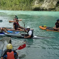 Regata jih je pritegnila 200