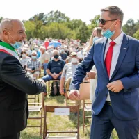V Bazovici so se poklonili &scaron;tirim ustreljenim antifa&scaron;istom