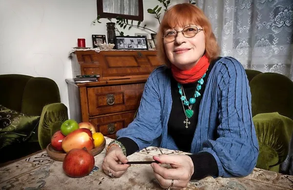 Mila Haugová  velik ugled uživa tako pri  stroki kakor pri  običajnih bralcih.  