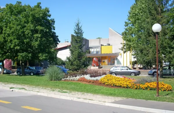 S pomočjo na novo odobrenega sofinanciranja  ministrstva za 
kulturo  bo občina obnovila   kinodvorano v Krpanovem domu.