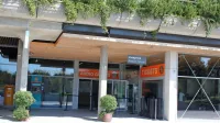 Vrst pred prodajo vstopnic letos  zaradi velikega padca obiska ni, eno doslej najuspešnejših turističnih podjetij pri nas pa bo odpuščalo.
