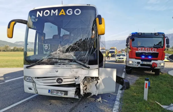 Izsilil prednost avtobusu