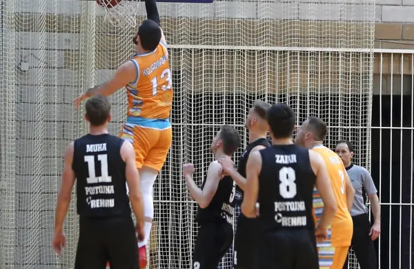 Srbski center Aleksa Kojadinović bo tudi v novi sezoni zabijal za 
Portorož.