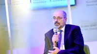 Generalni direktor RTV Slovenija  Igor Kadunc pravi, da bi po 
predlogu sprememb zakonodaje RTV izgubila vsaj 17 milijonov 
evrov, peridobila pa zgolj 2,5 milijona.
