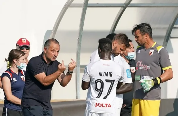 Goran Stanković (levo) je na klopi Tabora debitiral z zmago.