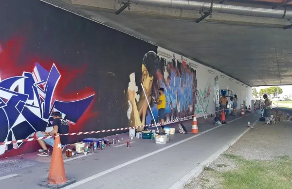 Na delu so poleg domačih še umetniki z Ljubljane in iz Italije.