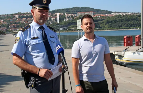 Inšpektorja Peter Leban (levo) in Andrej Rupnik