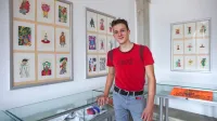 Jan Štefić je  risbe, slike, karikature in nekaj drugih del iz svoje zbirke postavil na ogled v Osrednji knjižnici Srečka 
Vilharja v Kopru.
