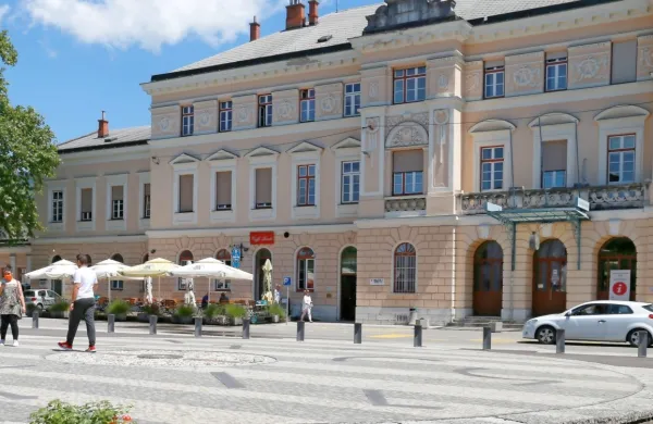  Občina bi prevzela kolodvor, ga obnovila in vanj umestila urbane vsebine. 