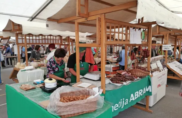 Na lanski kmetijski tržnici se je predstavilo 60 ponudnikov. Letos 
tržnice zaradi korone ne bo.