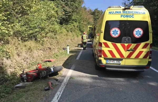 Štajerec je z  motorjem znamke ducati  pri Senožečah padel in se 
huje poškodoval.   