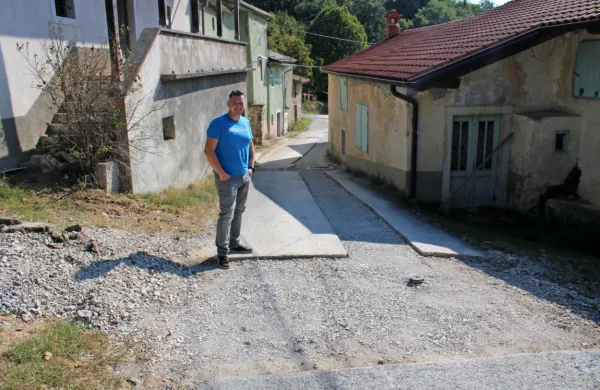 V zaselku Mesesneli so dobili 150 metrov novega vodovoda. 