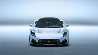Do stotice Maseratijev cestni dirkalnik pospeši v 2,9 sekunde, 
končna hitrost pa doseže  323 km/h.