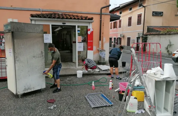 Trgovino bodo spet odprli čez slab teden dni