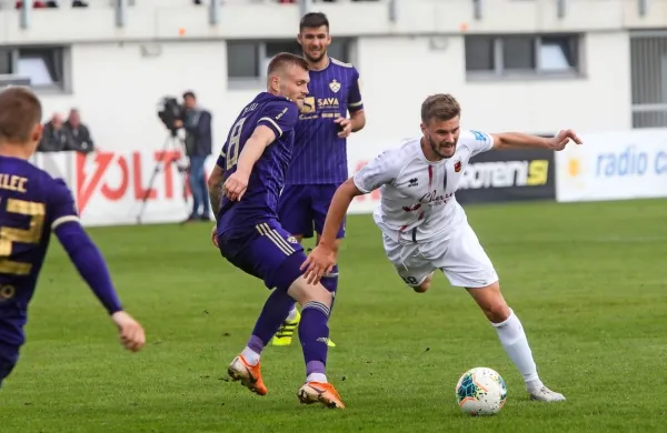 Mariborčani (v temnih dresih) v Sežani načrtujejo poln izkupiček.