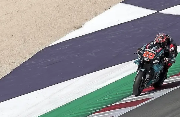 Francoz Fabio Quartararo (Yamaha SRT) je zmagovalec dirke za VN 
Katalonije v Barceloni, osme preizkušnje svetovnega prvenstva v 
elitnem razredu motoGP. (Foto: Wikipedia)