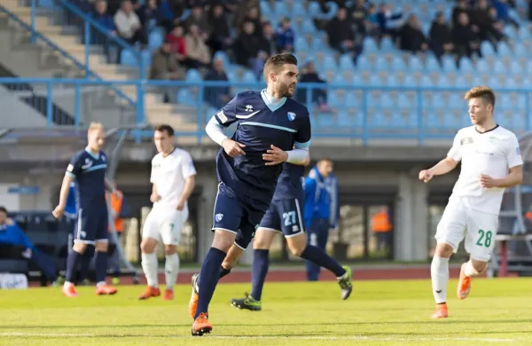 Nejc Mevlja (v ospredju) je leta 2016 kot povratnik že oblekel 
novogoriški dres.