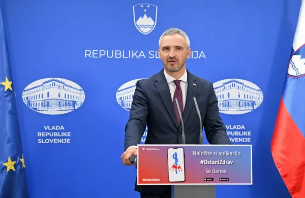 Medtem ko so se pretekli vikend veliko ukvarjali z omejevanjem 
okužb v CUDV Črna na Koroškem, trenutno skrbijo razmere v 
Domu starejših Rakičan, je stanje v socialno-varstvenih ustanovah 
povzel minister Janez Cigler Kralj.