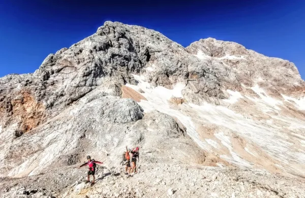 Tudi letos so bile najbolje obiskane koče v okolici Triglava (na 
sliki), kjer so Slovenci unovčili tudi največ turističnih bonov.