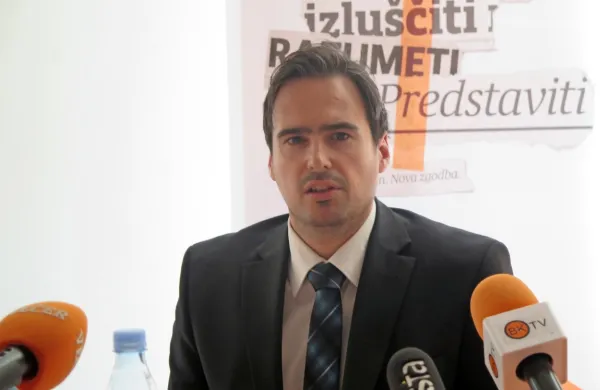 Vodenje medijske družbe Večer je z oktobrom prevzel dosedanji 
direktor za področje marketinga in prodaje Miha Klančar.