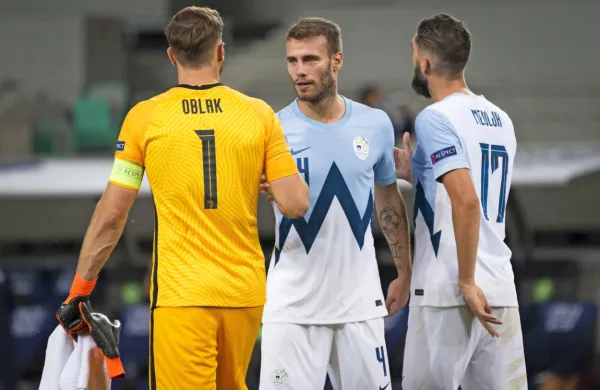 Preverjeni obrambni stebri Slovenije (z leve):  Jan Oblak, Miha 
Blažič in Miha Mevlja.