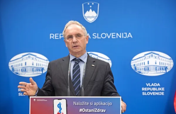 Minister Aleš Hojs