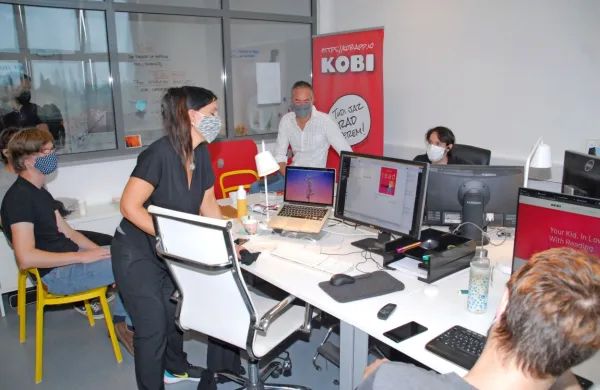 Mobilna aplikacija Kobi, ki so jo razvili v zagonskem podjetju 
Hopalai, pomaga otrokom pri zgodnjem učenju branja.